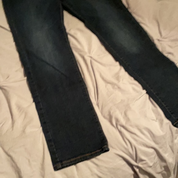 Old Navy Mid-rise Size 6 Straight Leg Jeans - Picture 2 of 9